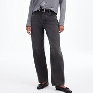 HOT RN 🔥MADEWELL THE DARTED BARREL-LEG JEAN